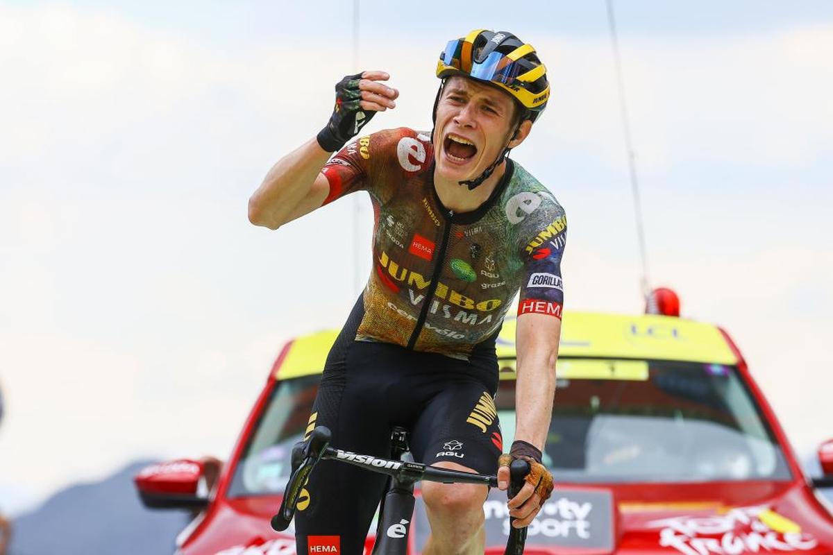 Jonas Vingegaard celebra su victoria de etapa en el Col de Granon