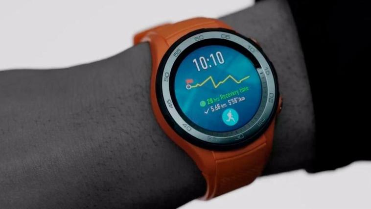 Un smartwatch marcando las pulsaciones.