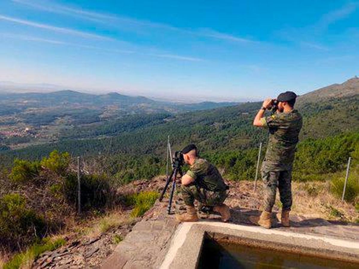 Dos soldados en labores de vigilancia en Salamanca