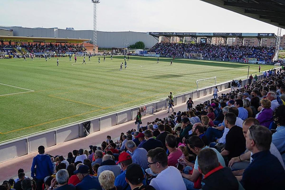Partido entre el Unionistas y el Racing de Ferrol en el Reina Sofía la pasada temporada