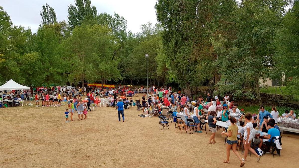 Zona de merenderos en una de las celebraciones pasadas