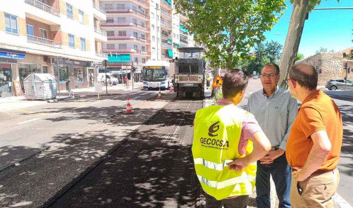 Renovación del firme en el paseo San Vicente.