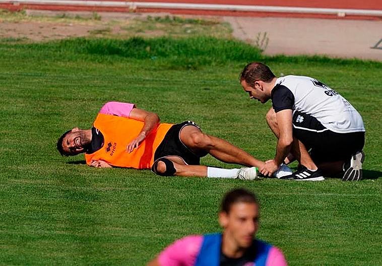 De Miguel, con gestos de dolor tras sufrir la lesión.