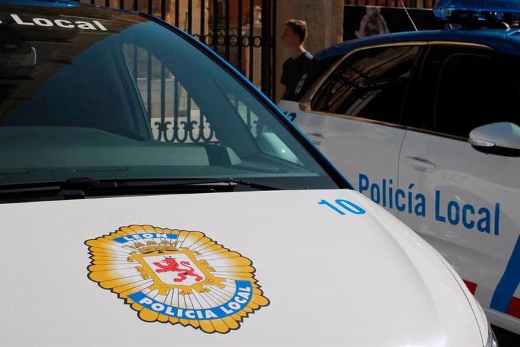 Vehículo de la Policía Local de León.