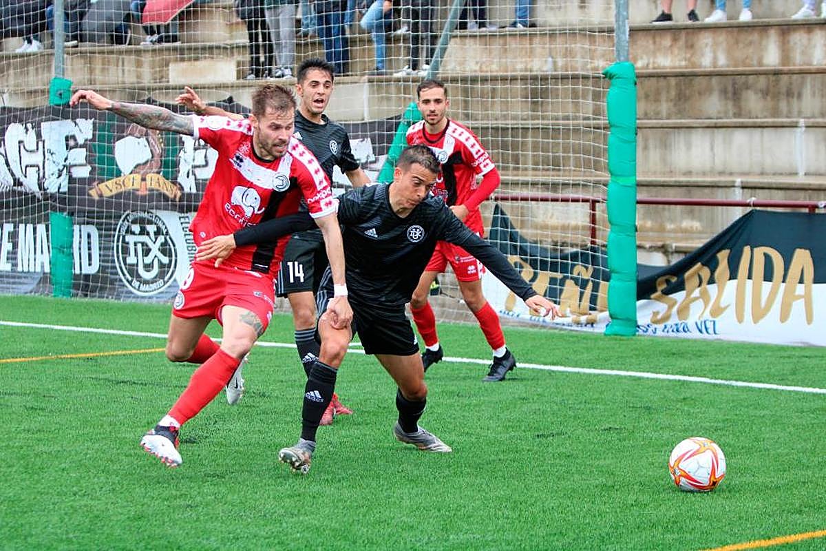 El Unionistas en su partido como visitante ante el DUX Internacional la temporada pasada.