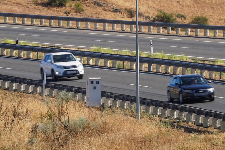 Radar de la Autovía A66 Ruta de la Plata en dirección a la rotonda de Buenos Aires.