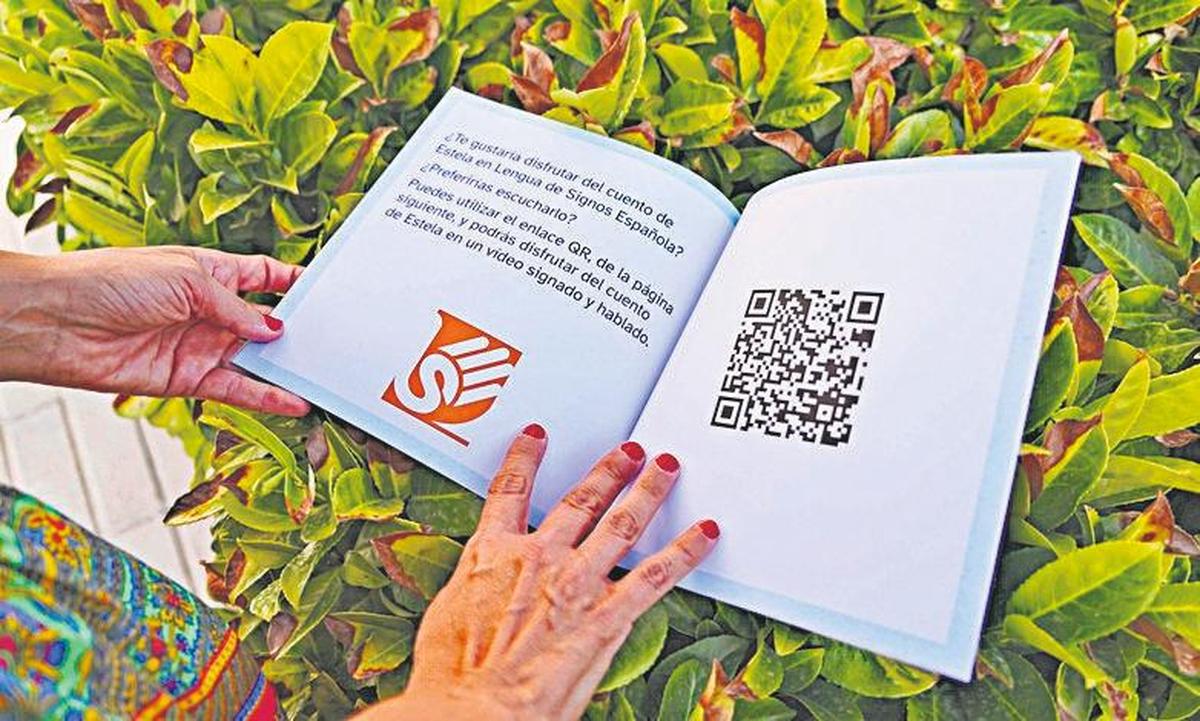 El código QR permite disfrutar del cuento en lengua de signos española.