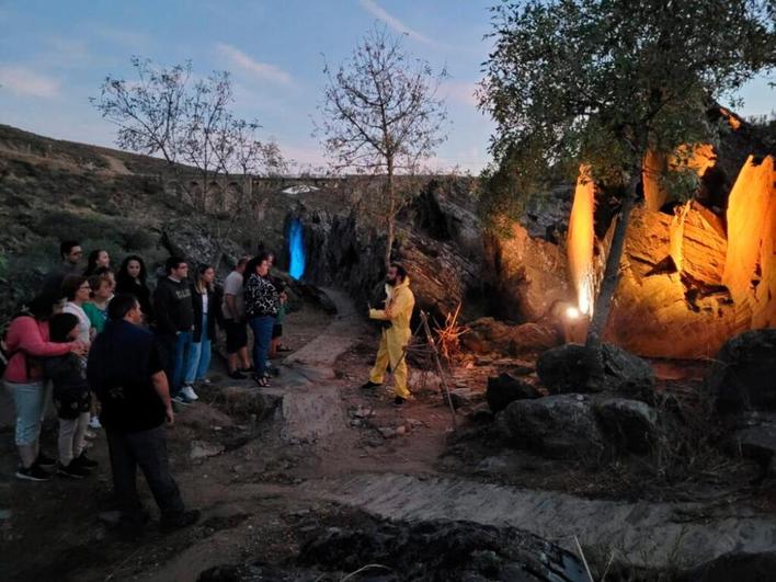 Visita teatralizada nocturna al yacimiento de Siega Verde.