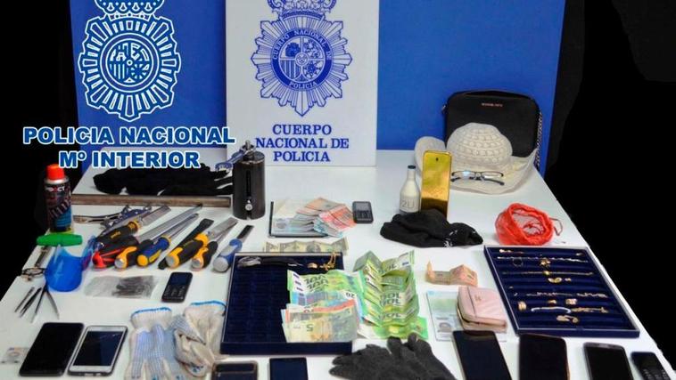 Cinco detenidos en Córdoba por robar en viviendas de Salamanca