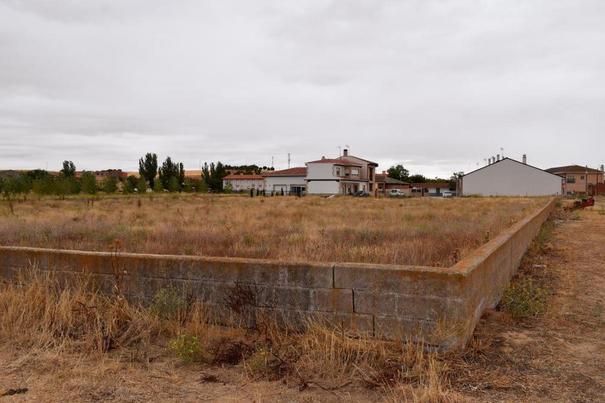 El campo de fútbol de Navales en la actualidad.