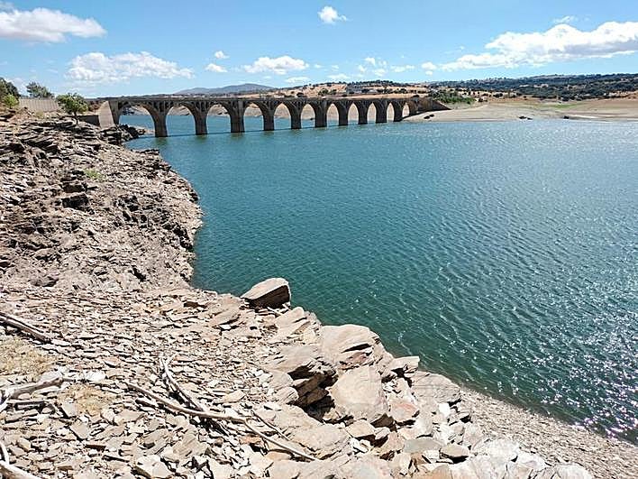 Embalse de Santa Teresa.