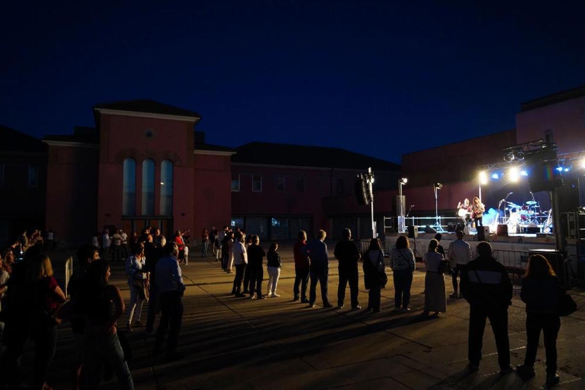 Imagen de la final del III Concurso Municipal de Bandas, celebrada en el patio del DA2.