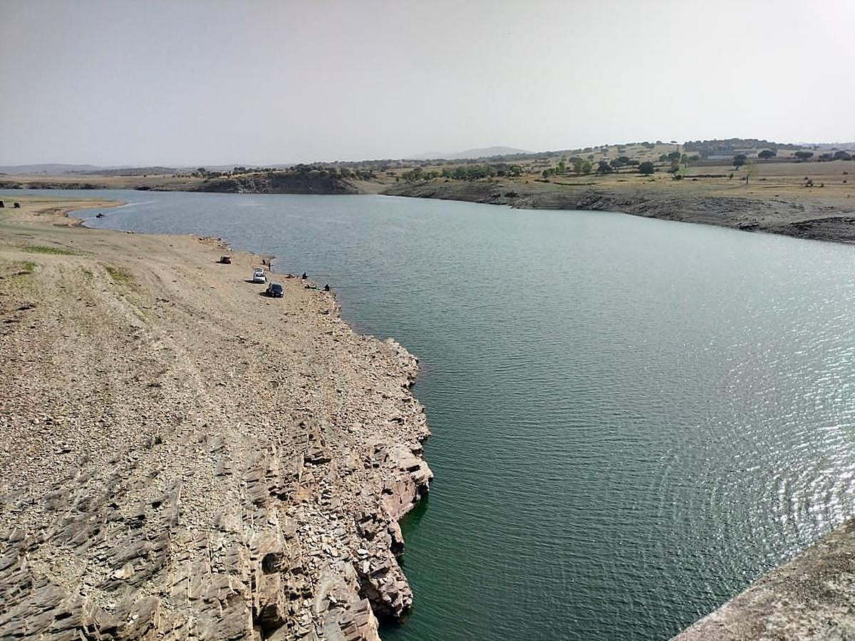 Imagen del pantano de Santa Teresa este fin de semana.