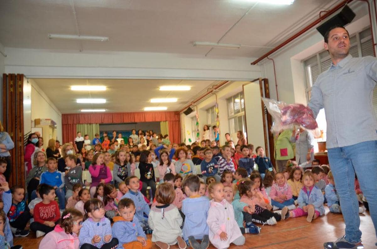 Los alumnos del colegio de Vitigudino conocieron de primera mano el sector cárnico