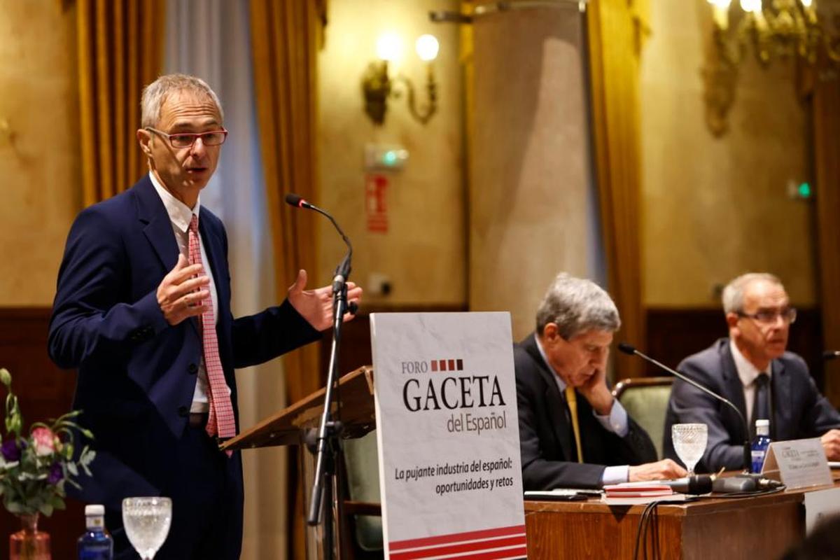 El rector de la Universidad de Salamanca, Ricardo Rivero, durante su intervencción en el FORO.