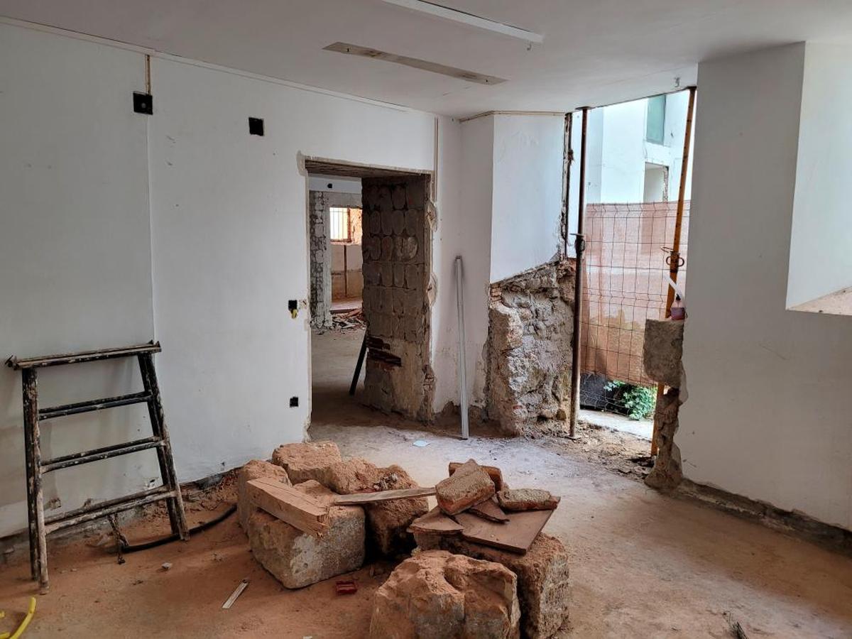 Interior de la planta baja de la Casa Consistorial de Ciudad Rodrigo en la que se centran las obras. CASAMAR