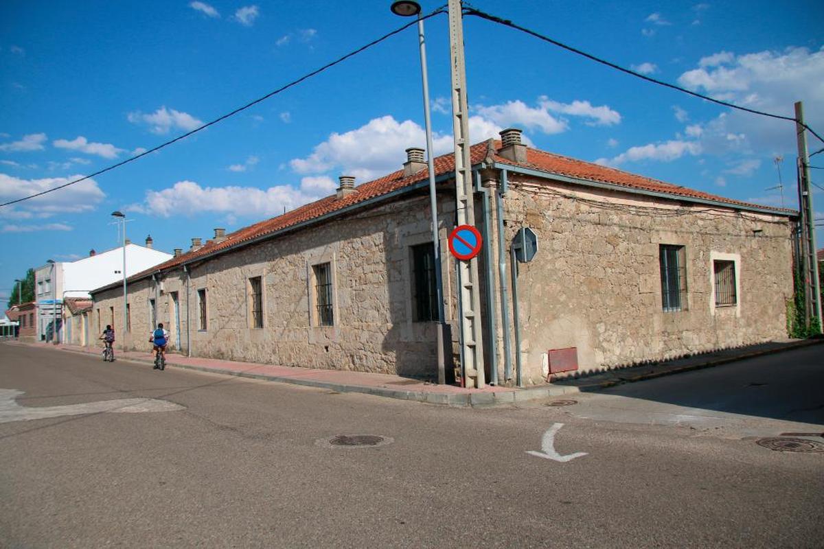 Una de las calles principales de Calzada de Valdunciel.