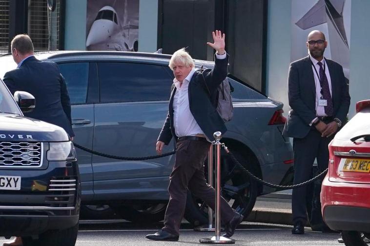 Boris Johnson renuncia a la carrera por el liderazgo del Partido Conservador