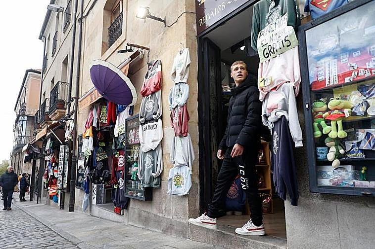 El 99% de los establecimientos del casco histórico no pueden adaptar sus puertas.