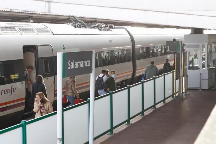 Impuntualidad en los Alvia: nuevo retraso de un tren de Madrid a Salamanca