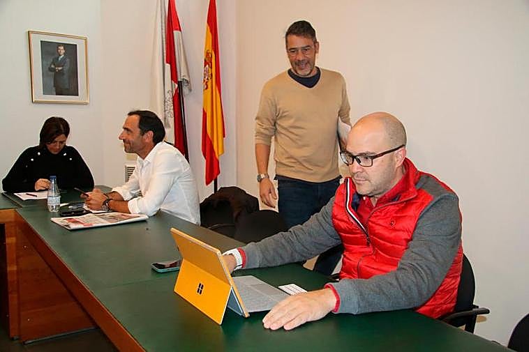 Marisol García, Salvador Ruano, Ángel Peralvo y Daniel Velasco en la sesión plenaria.