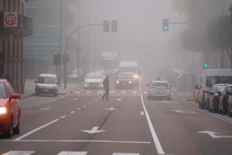 La niebla en Gran Vía en la mañana de este 2 de noviembre.