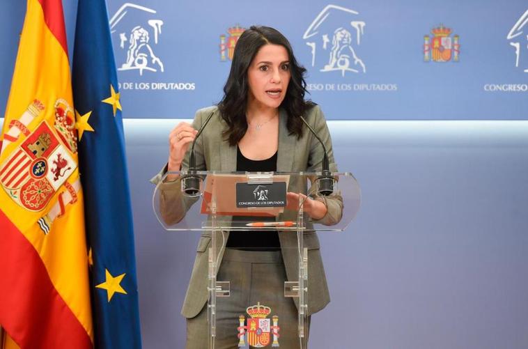 Arrimadas anima al PP a presentar una moción de censura contra Sánchez