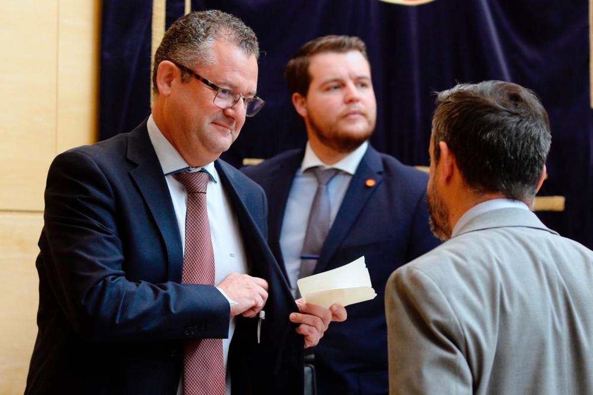 Gerardo Dueñas, antes de su comparecencia ante la comisión de Economía y Hacienda de las Cortes. AGENCIAS