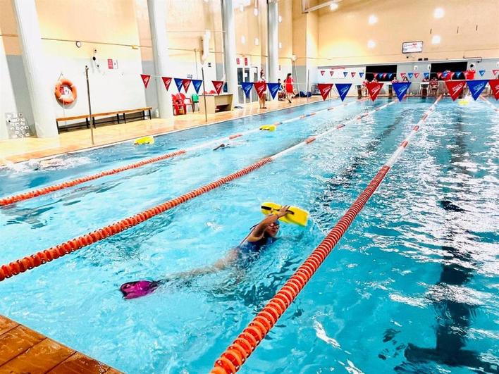Descubre los beneficios de la natación, el deporte más completo para el organismo