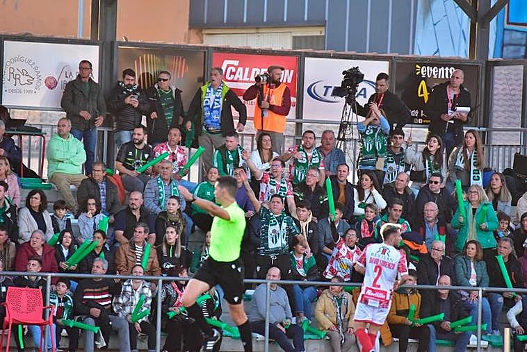 Aficionados del Guijuelo el pasado sábado en el choque contra el Deportivo de La Coruña.
