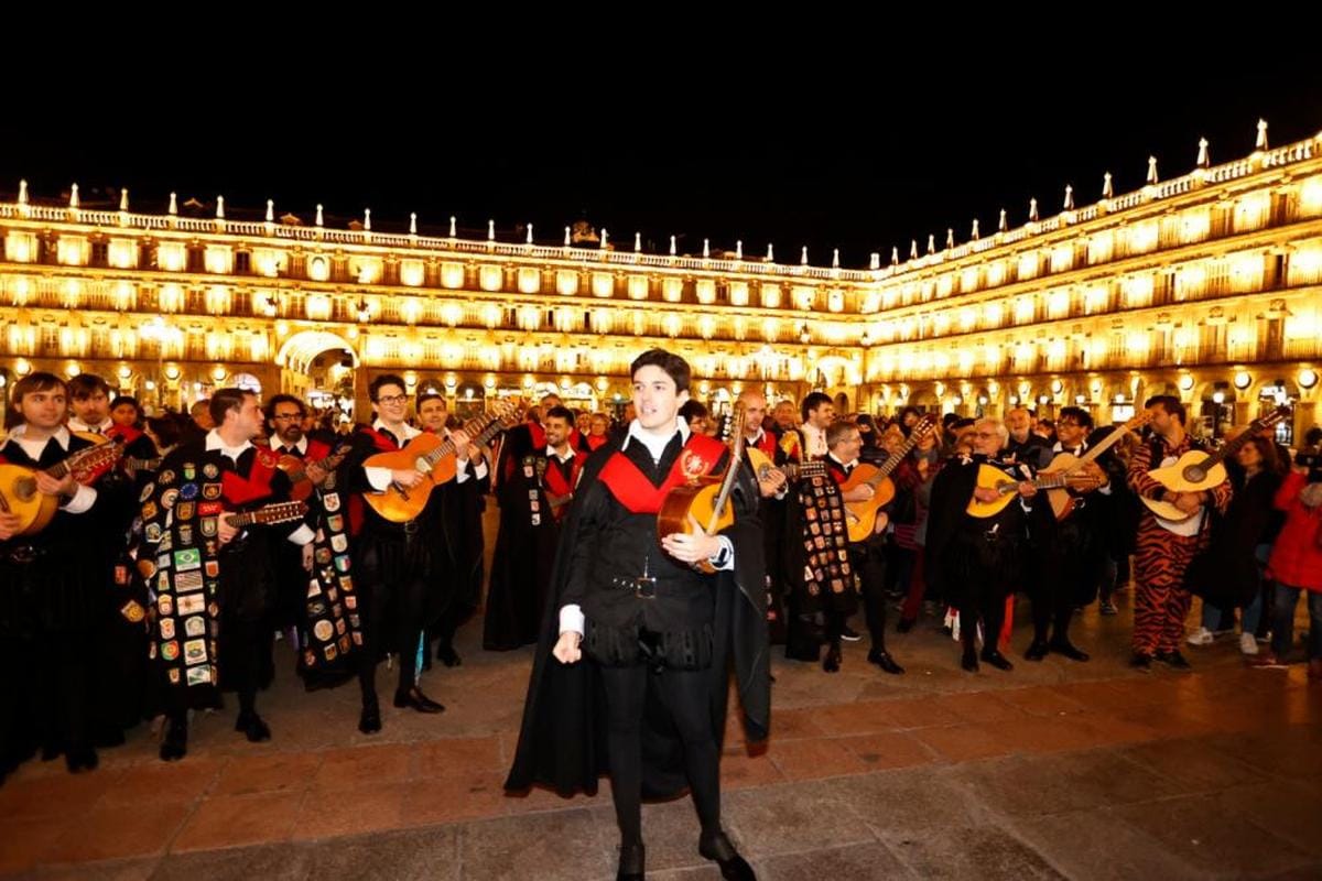 Tunos De Toda España Llenan De Música La Plaza Mayor La Gaceta De Salamanca 2532