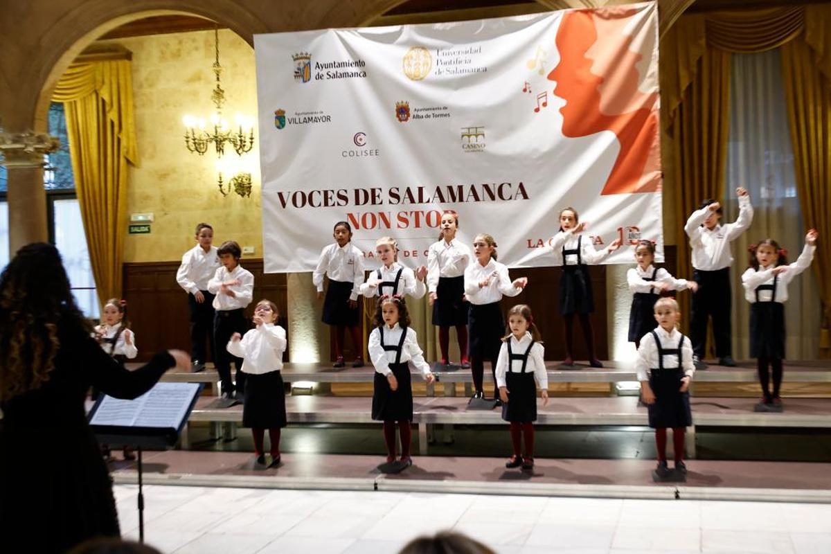 Actuación del Precoro Ciudad de Salamanca (Ayuntamiento de Salamanca).