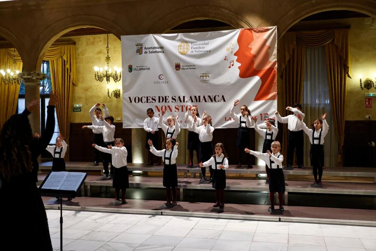 Actuación del Precoro Ciudad de Salamanca (Ayuntamiento de Salamanca).