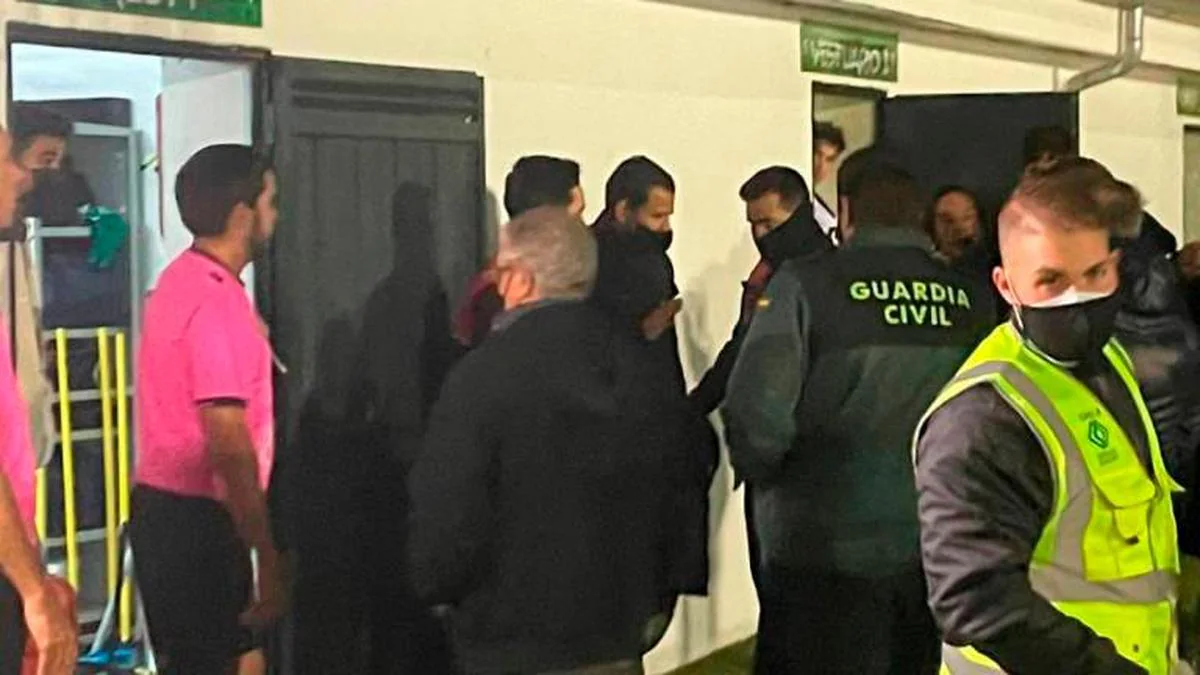 Momento en el que Dueñas fue identificado por la Guardia Civil en Guijuelo.