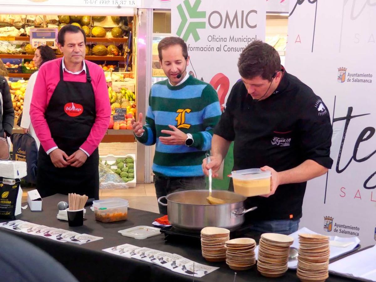 David Monaguillo y Jorge Lozano, ayer el Mercado Central.