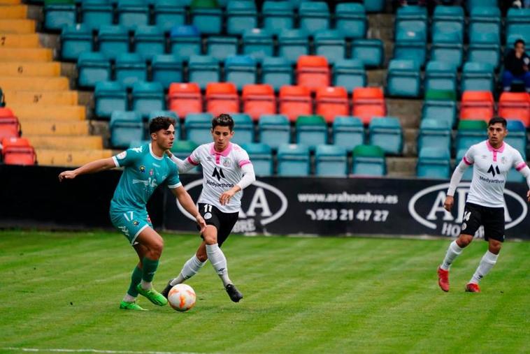 Una imagen del partido entre el Salamanca UDS y el Atlético Astorga