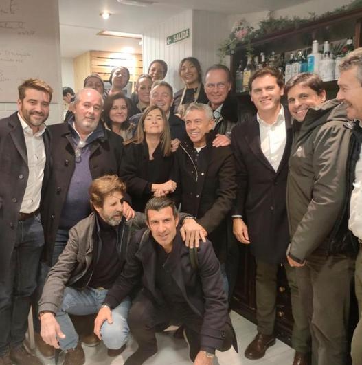 La foto de la reunión publicada por Javier Negre en su cuenta de Twitter.