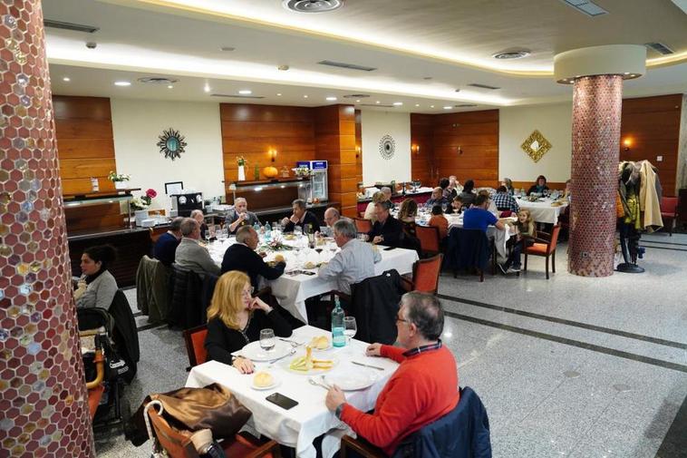 Una de las salas del Hotel Bardo Recoletos Coco durante el servicio de comidas de este viernes.