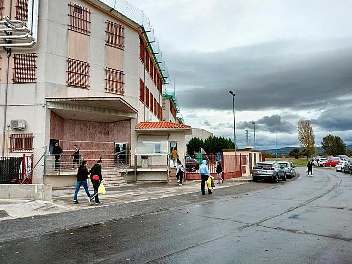 Trabajadores de una industria cárnica del polígono agroalimentario de Guijuelo