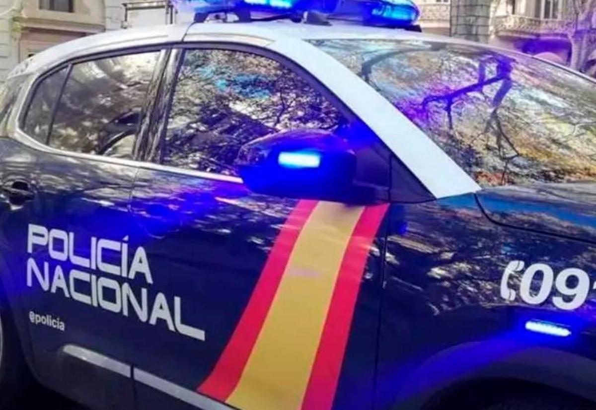 Un vehículo de la Policía Nacional