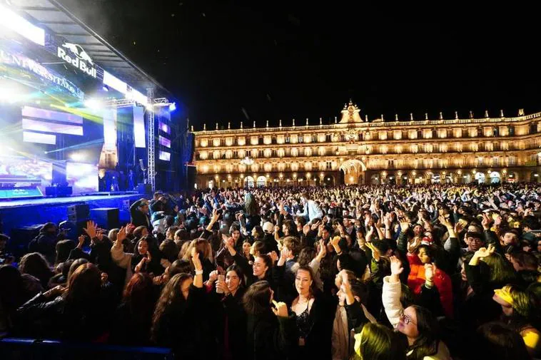 Un momento del concierto previo a las campanadas en la Plaza Mayor