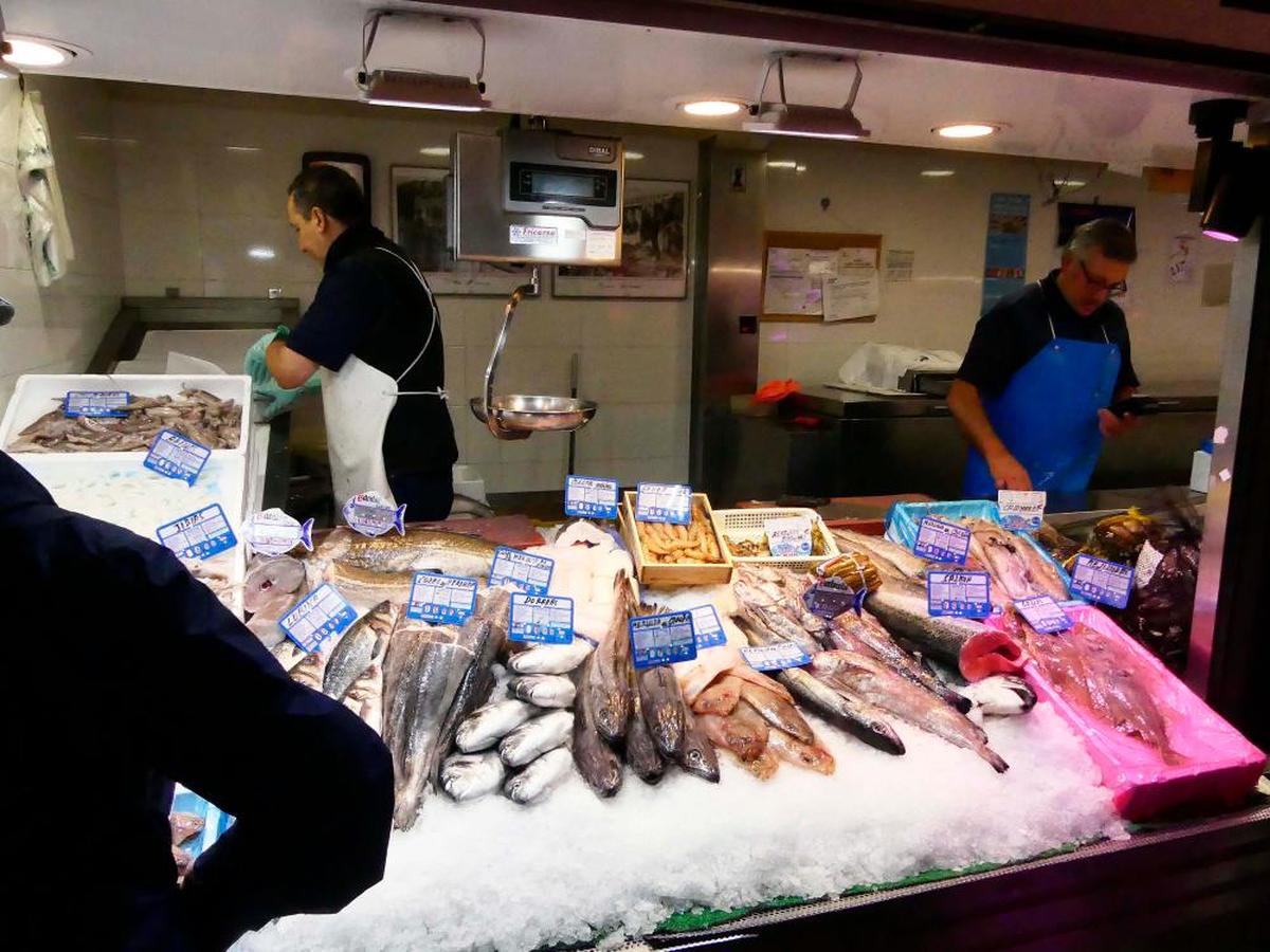 Una pescadería del Mercado Central de Salamanca.