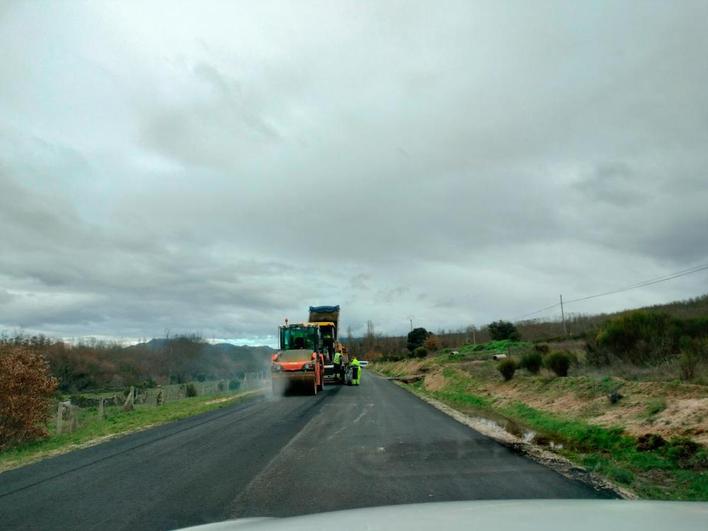 Asfaltado entre Horcajo y Valdehijaderos. TEL