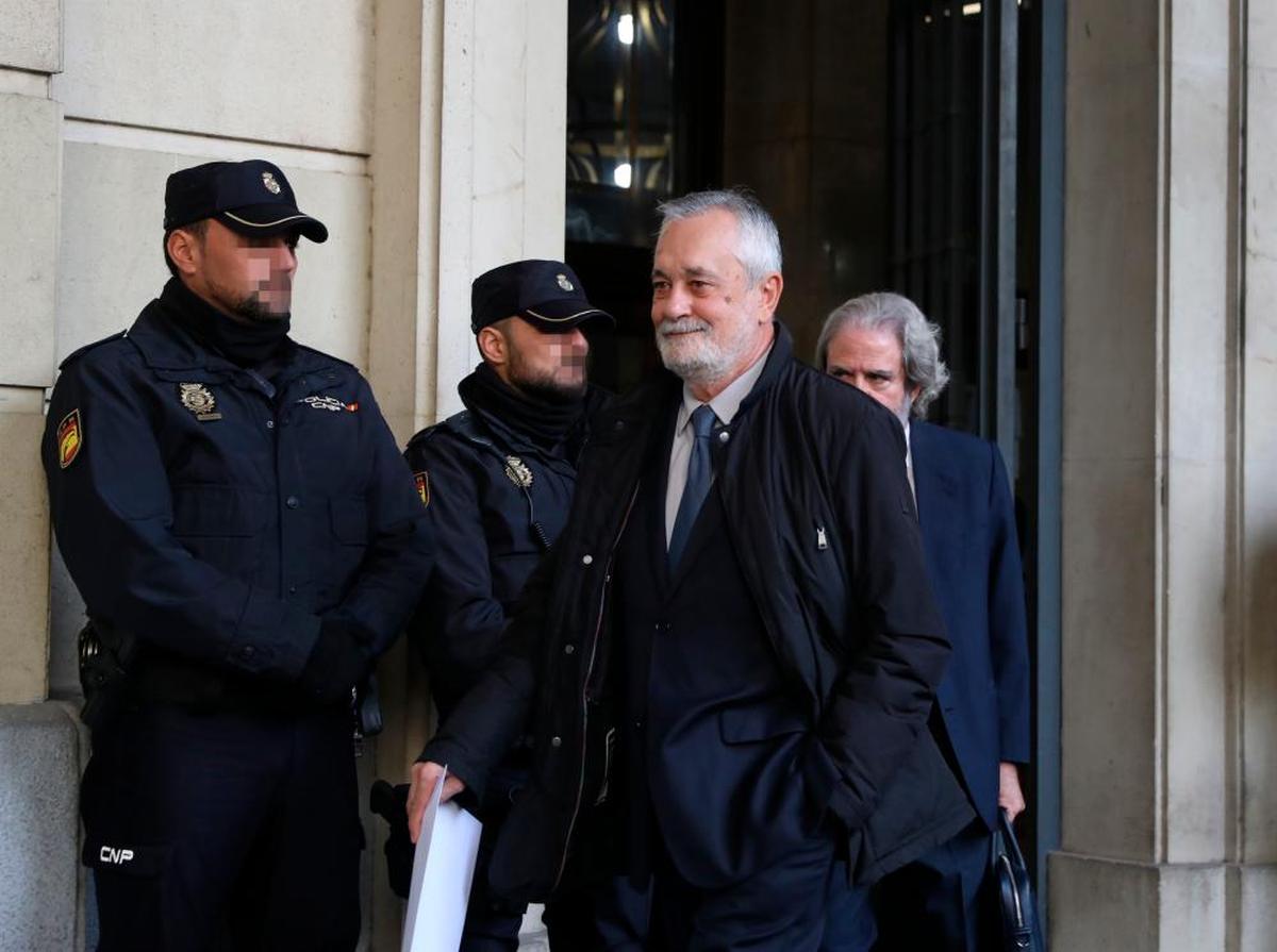 El expresidente de la Junta José Antonio Griñán en la Audiencia de Sevilla.