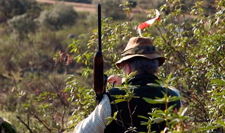 Herido grave un hombre de 71 años por dispararse mientras caza con su propia escopeta