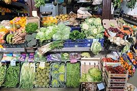 Puesto con frutas y verduras en el Mercado Central.