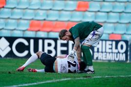 Joel Salvi, jugador del Salamanca UDS, tras caer lesionado