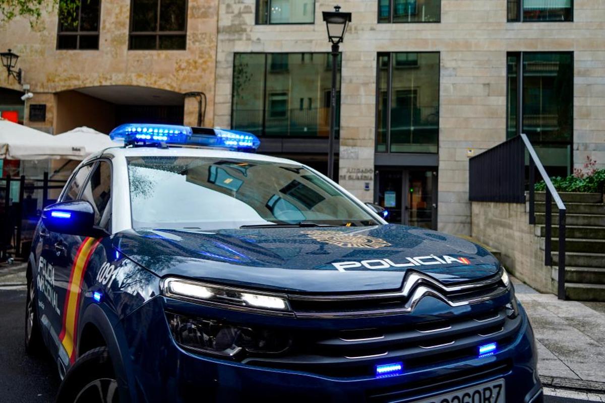 Una patrulla de la Policía Nacional en Salamanca.
