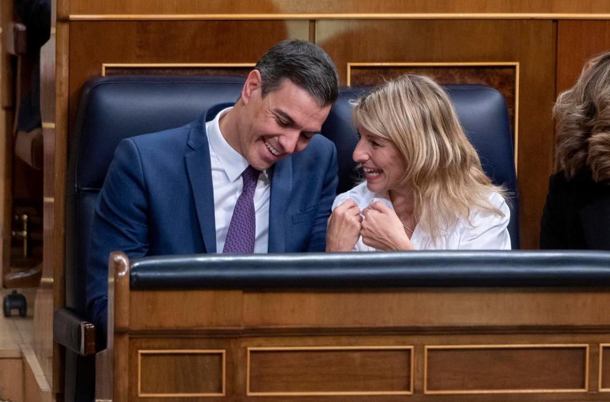 El presidente del Gobierno, Pedro Sánchez y la vicepresidenta segunda y ministra de Trabajo y Economía Social, Yolanda Díaz.