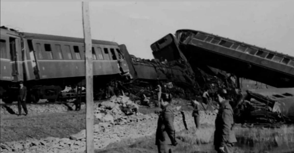 Fotografía antigua del accidente ferroviario de Villar de los Álamos